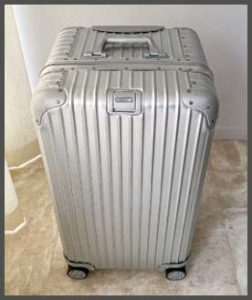 Read more about the article Rimowa Trunk Vs. Trunk Plus: A Battle of Luxury Luggage