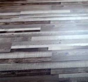 Read more about the article Twelve Oaks Vinyl Flooring Reviews: Is It Worth It?