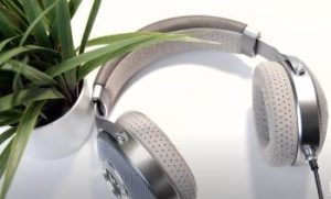 Read more about the article MEZE 109 Pro Vs. Focal Clear: The Ultimate Headphone Battle