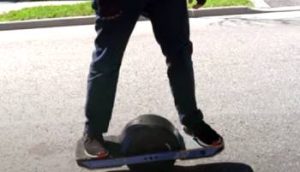 Read more about the article Boosted Board Vs. Onewheel: The Ultimate Showdown