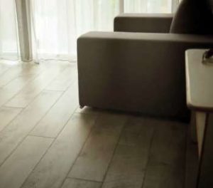 Read more about the article Uptown Chic Flooring: A Comprehensive Review