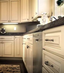 Read more about the article Shiloh Cabinets Vs. Kraftmaid: A Comprehensive Comparison