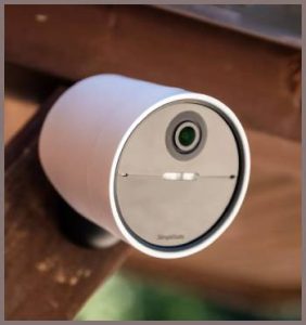 Read more about the article Wyze Vs. SimpliSafe: An In-Depth Comparison