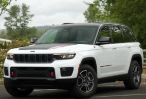 Read more about the article Grand Cherokee Overland Vs. Trailhawk: An In-Depth Comparison