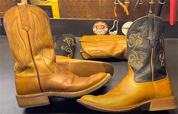 Read more about the article Rios of Mercedes Vs. Lucchese Boots: In-depth Differences
