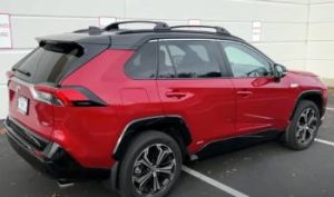 Read more about the article Honda CR-V Vs. Toyota RAV4 Price: A Detailed Comparison For The Smart Buyer