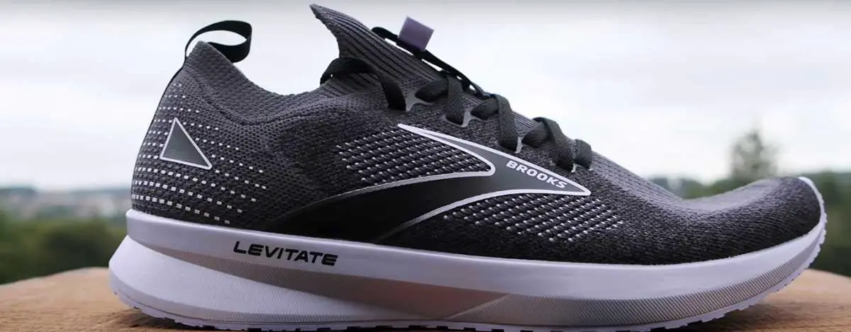 Read more about the article KURU Vs. Brooks Shoes: Which Is Better For Your Feet?