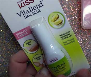 KISS VitaBond Nail Glue