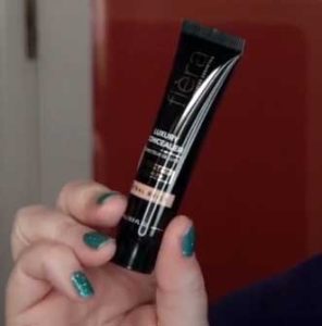 Read more about the article Fiera Luxury Concealer Review: Does It Really Work?