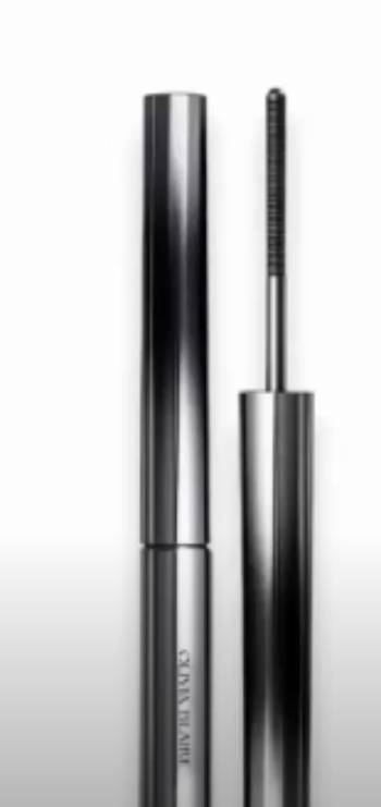 olivia blaire iron wand mascara