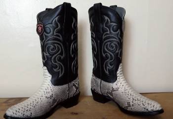 Read more about the article Los Altos Boots Review From My Personal Experience