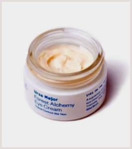 Read more about the article Ursa Major Eye Cream Reviews From My Personal Experience