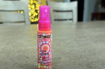 Read more about the article Amika The Wizard Detangling Primer Review: Is It Worth It?