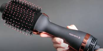 Read more about the article Foxybae Blowout Brush Reviews: Is It Worth It?