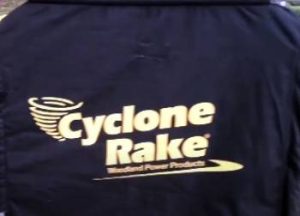 Read more about the article Cyclone Leaf Vacuum Reviews: Is It Worth It?