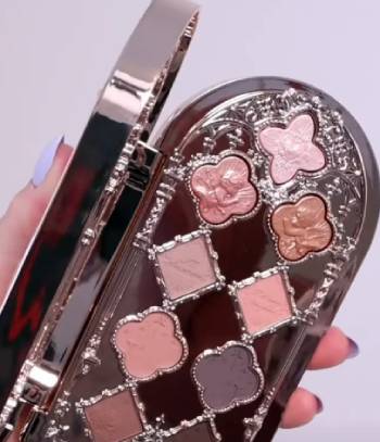 Flower Knows Makeup