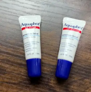 aquaphor lip repair