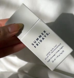 Read more about the article Summer Fridays Sheer Skin Tint Review: Is It Worth It?