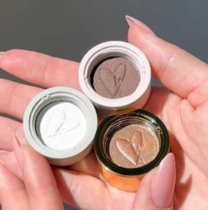 Read more about the article Ogee Vs. Westman Atelier: In-Depth Differences