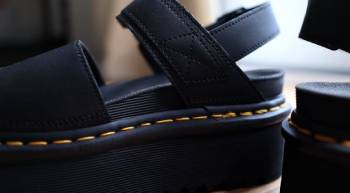 dr martens voss ii sandals