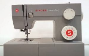 Read more about the article Singer 4423 Heavy Duty Sewing Machine Review: Is It Worth It?