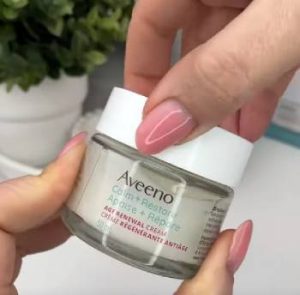 Read more about the article Aveeno Oat Gel Moisturizer Review From My Experience: Is It Worth It?