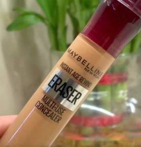 Read more about the article Maybelline Age Rewind Eraser Concealer Review: Is It Worth It?