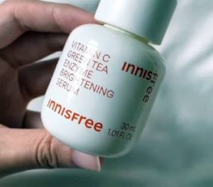 Read more about the article Innisfree Vitamin C Serum Review: Is It Worth It?