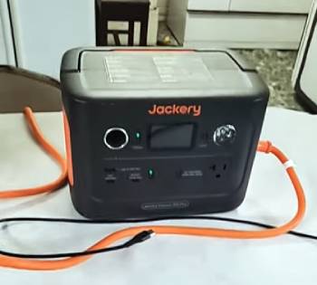 jackery 300 vs 300 plus