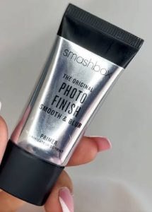 Read more about the article Smashbox Makeup Primer Reviews: Is It Worth It?