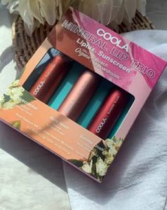 Read more about the article Coola Lip Balm Reviews From My Personal Experience