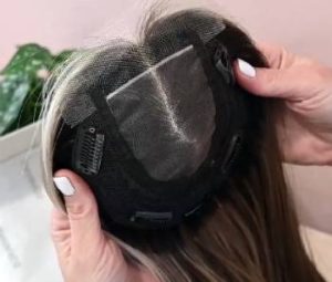 Read more about the article Us Hair Topper Reviews From My Personal Experience