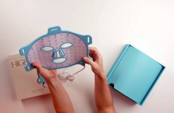 higherdose red light face mask