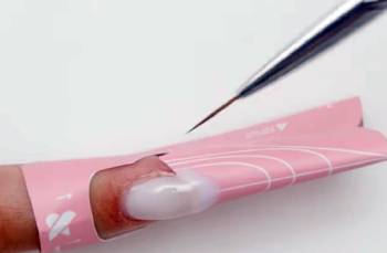 olive and june nail strengthener