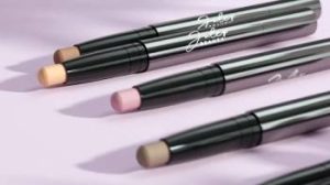 Read more about the article Julep Eyeshadow Stick Reviews: Is It Worth It?