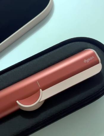 Read more about the article Dyson Airstrait Straightener Reviews From Extended Personal Testing