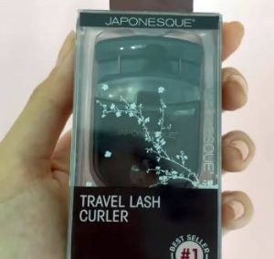 Read more about the article Japonesque Eyelash Curler Review: Is It Worth It?