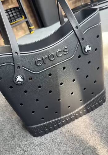 Read more about the article Croc Bag Vs. Bogg Bag: In-depth Difference